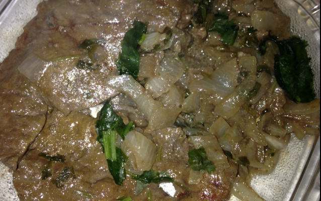 Bife de fígado acebolado