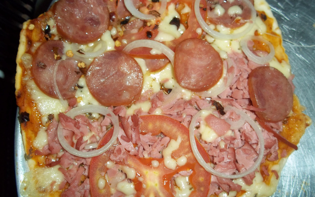 Pizza de massa de pão de queijo