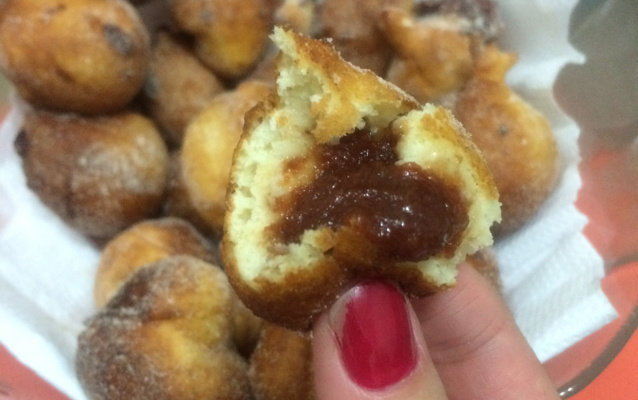 Bolinho de chuva com goiabada