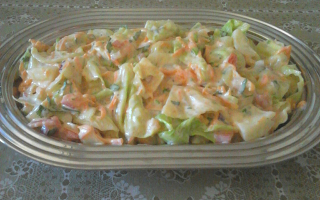 Salada de repolho com abacaxi