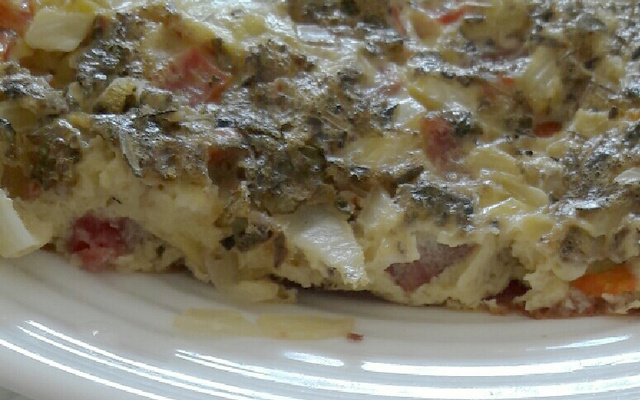 Omelete maravilhoso com calabresa e queijo