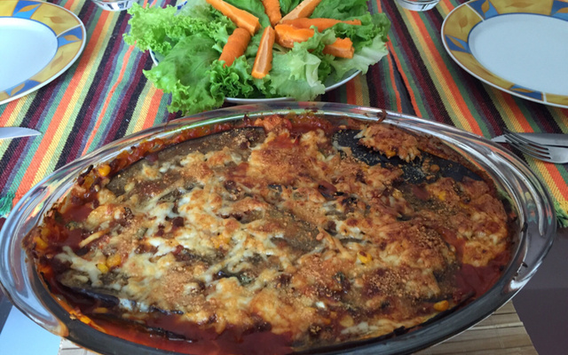 Lasanha de berinjela com falso molho bolonhesa