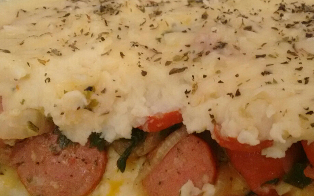 Escondidinho de salsicha