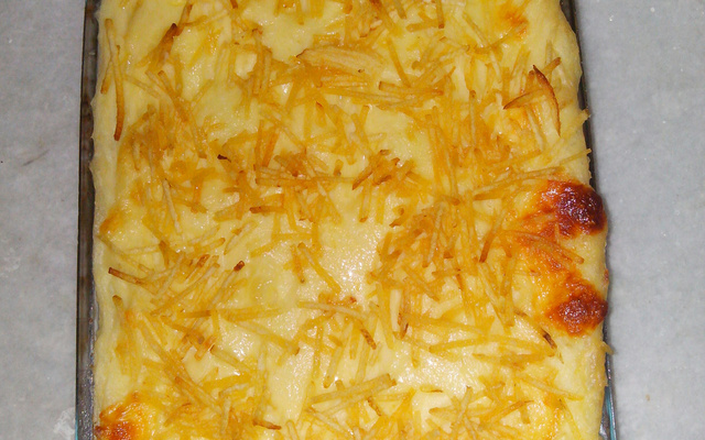 Escondidinho de requeijão com carne moída