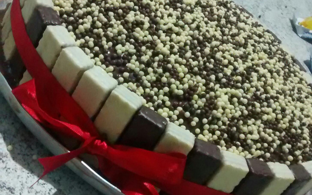 Bolo de bis com morango