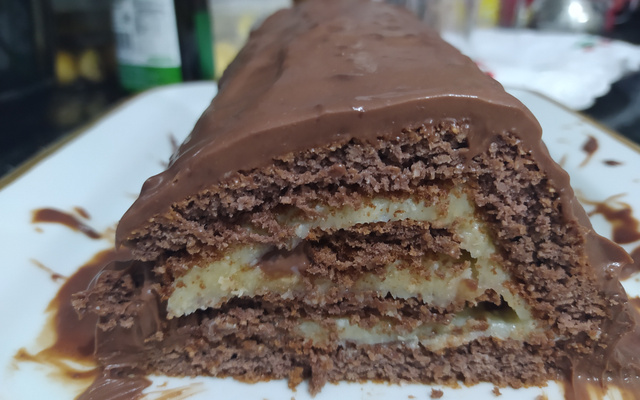 Rocambole de chocolate gelado
