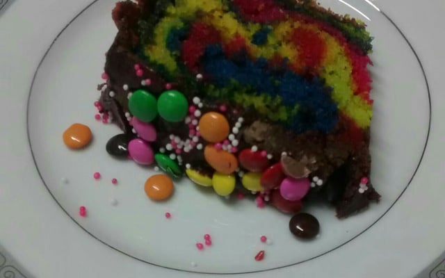 Bolo arco-íris