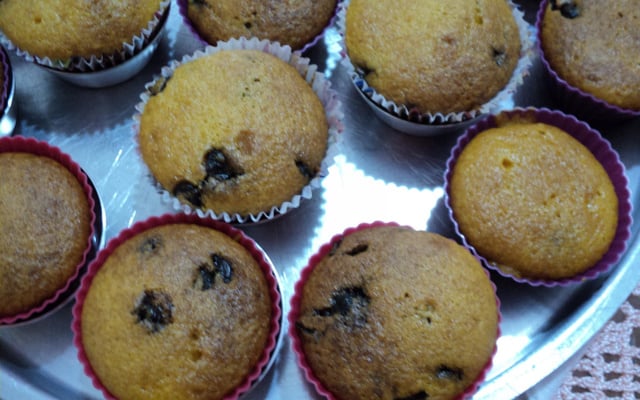 Cupcake de cenoura com gotas de chocolate