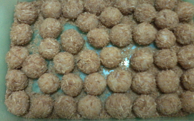 Brigadeiro de chocolate branco com coco queimado