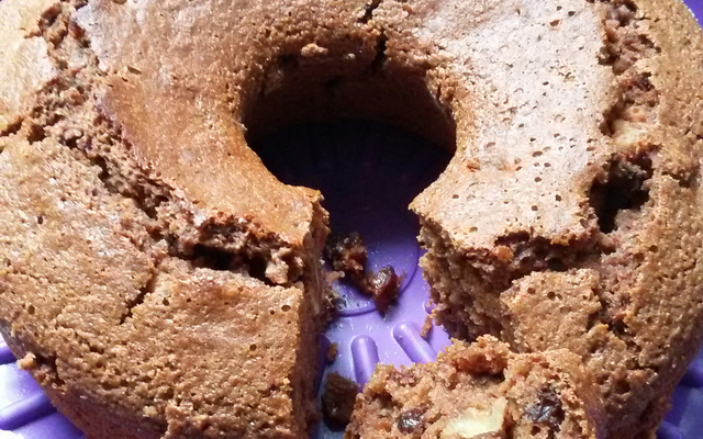 Bolo trufado com frutas secas