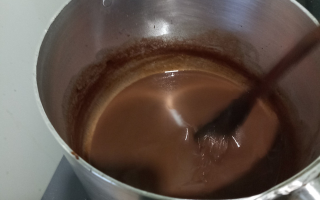 Calda vulcão de chocolate para bolos 