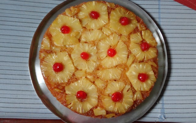 Bolo de abacaxi caramelizado