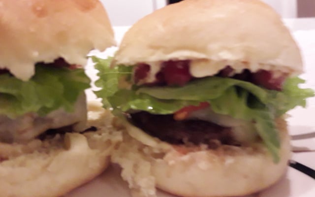 Hambúrguer com toque de alho