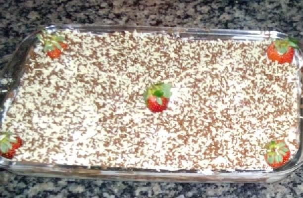 Pavê de morango com chocolate