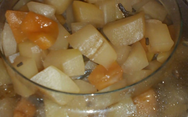 Doce de mamão verde em cubinhos