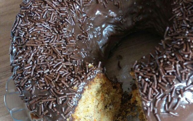 Bolo de Cenoura com Nozes
