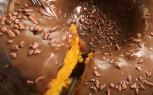 Bolo de cenoura delícia