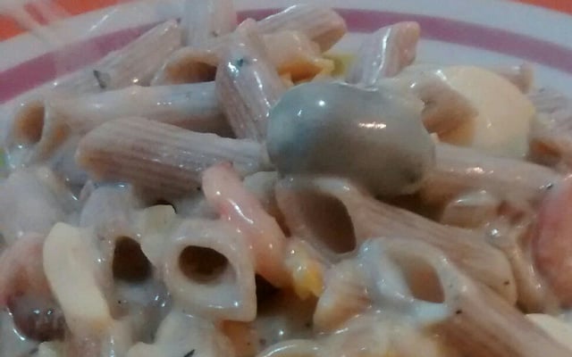 Macarrão ao molho branco com camarão