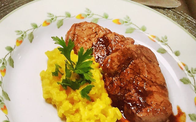 Risoto de limão com medalhão de filé mignon e shimeji