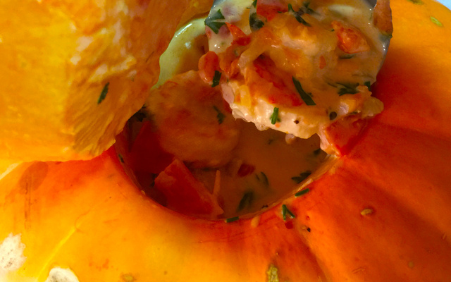 Camarão na moranga no micro-ondas