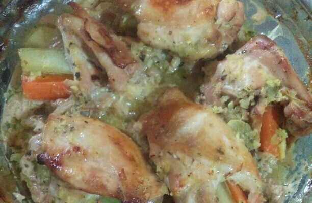 Coxa com sobrecoxa dessossada e recheada