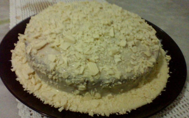 Bolo gelado de chocolate branco