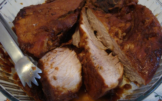 Pernil ao molho de cebola