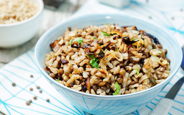 Arroz com lentilhas e passas