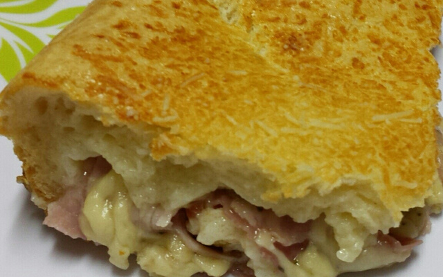 Bauru de forno Tia Ney