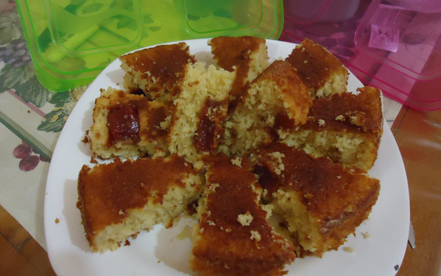 Bolo de bagaço de milho com goiabada