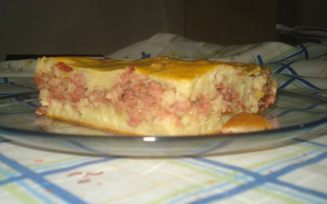 Torta salgada de Calabresa e Palmito