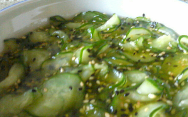 Salada de pepino agridoce simples