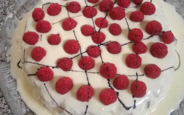 Cobertura de chocolate branco para bolos