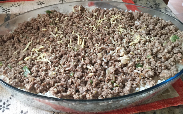 Arroz de forno com carne moida