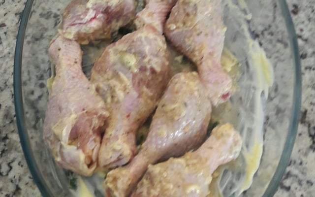 Coxa de frango assada com batatas