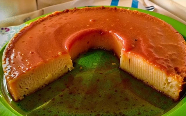 Pudim de pão com leite condensado