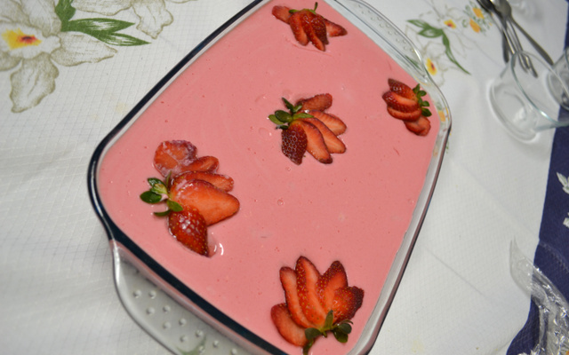 Gelatina com creme rosado