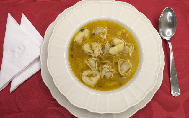 Sopa de capelette odilon feita pelo paulão