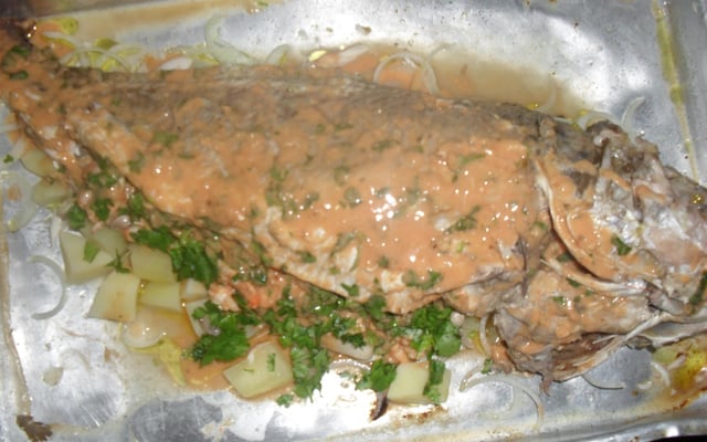 Corvina recheada com camarão no forno