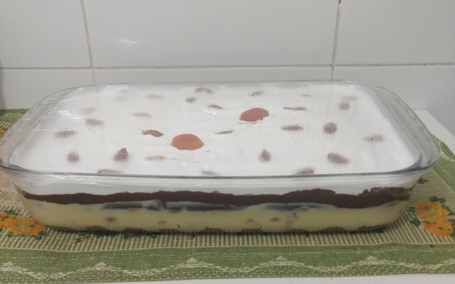 Pavê de damasco e amêndoas