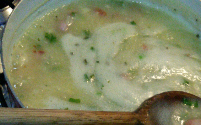 Creme de mandioca com linguiça calabresa