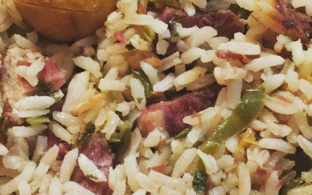 Arroz com pequi e carne de sol