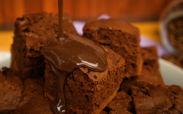 Bolo de café com chocolate