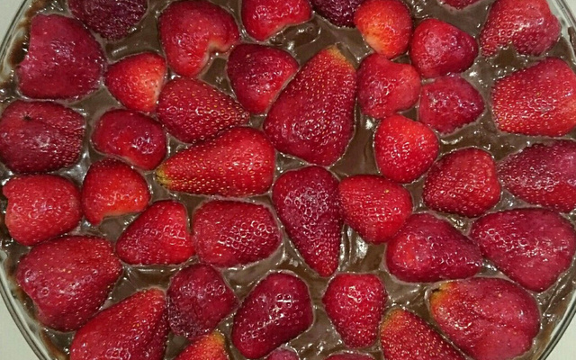 Torta de morango com brigadeiro e oreo