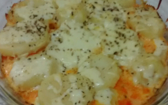 Camarão com batatas gratinadas