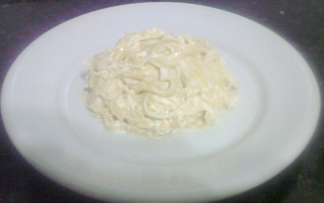 Macarrão ao molho de dois queijos