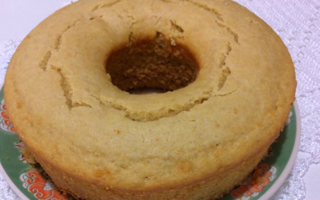 Bolo simples de fubá