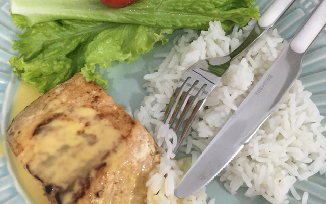 Salmão ao molho de maracujá