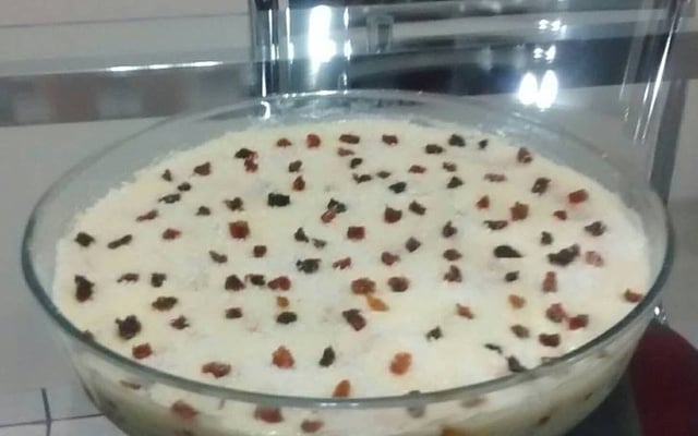 Pavê de bolacha com creme branco