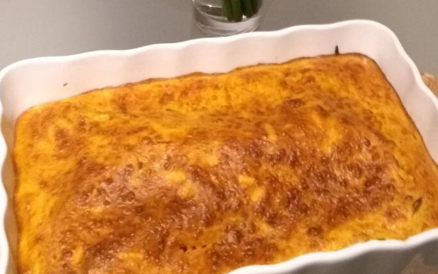 Bolinho de cenoura com queijo (cupcake salgado)